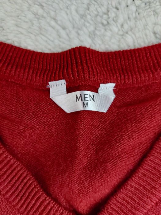 sweter bluza meski m l czerwony dekolt w serek
