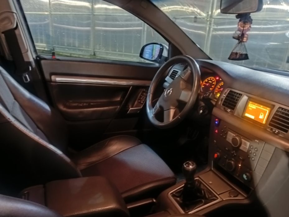 Opel Vectra 1,8 GAZ 06r wzorowy stan zero rdzy ładna do jazdy