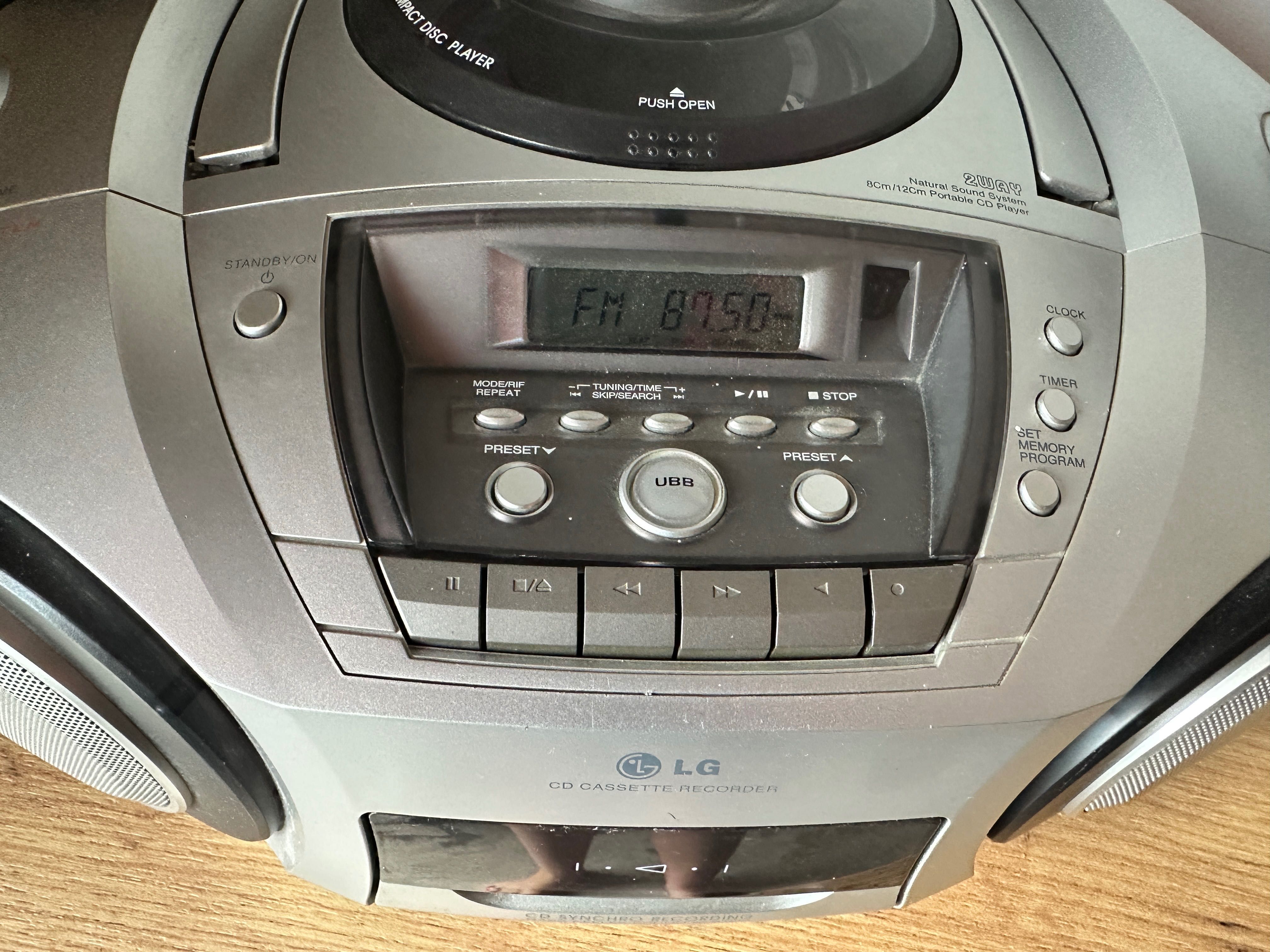 Odtwarzacz CD i kaset LG