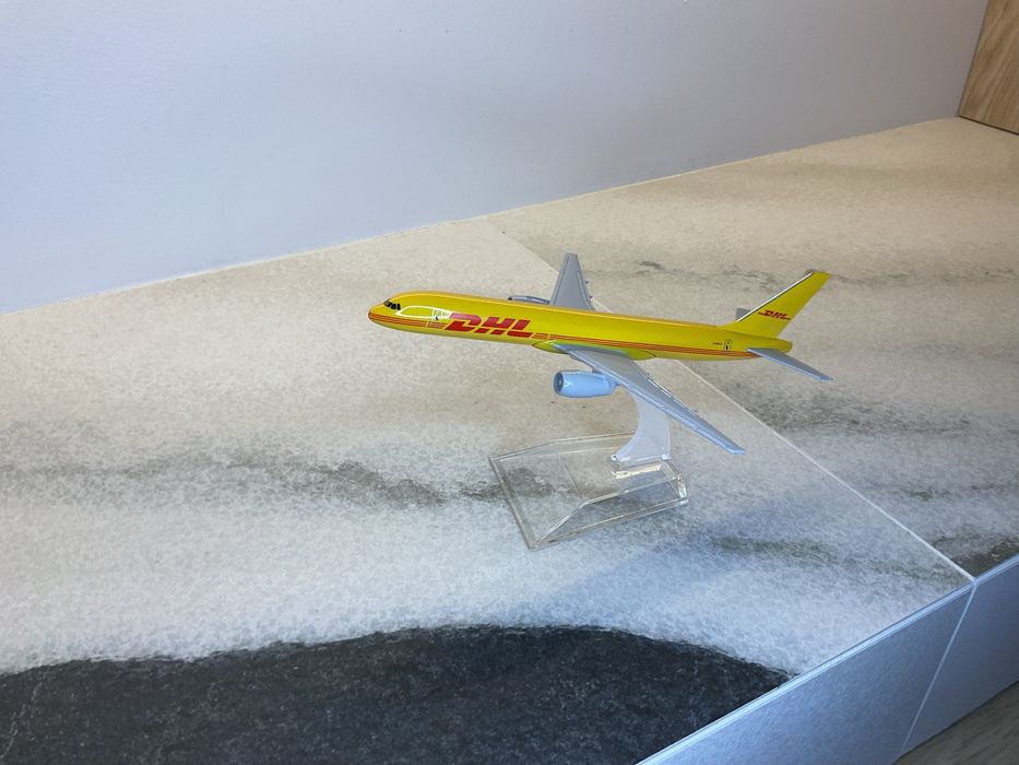 Model samolotu B757 DHL