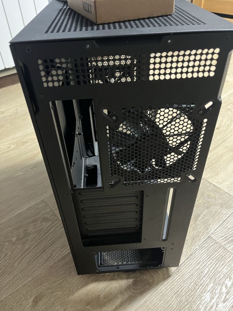 Корпус NZXT H7 FLOW 2022