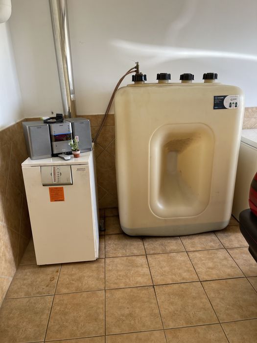 Caldeira e depósito gasóleo Roca Gavina Confort