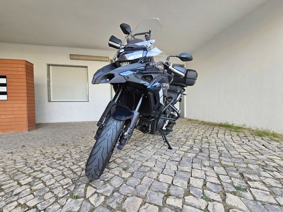 Benelli TRK 502 ABS de 2023 com 9.265 kms, garantia até Fevereiro 2026