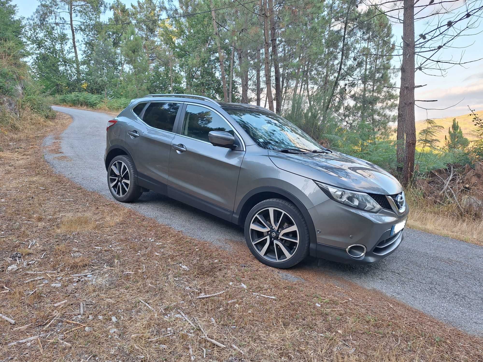 NISSAN QASHQAI Tekna Premium 1.6 dci 130cv "Full Extras"