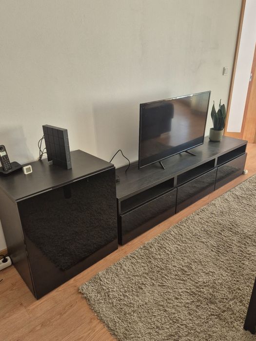 Móvel sala ainda com plástico