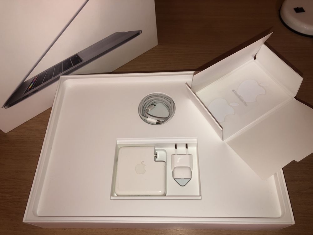 MacBook pro 15 i9 16/512гб