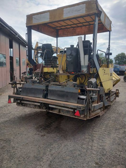 Rozściełacz do asfaltu kruszywa TYTAN 323