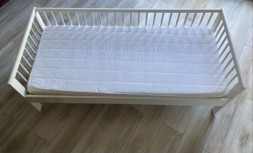 Łóżko z ikea plus materac 80 x 160