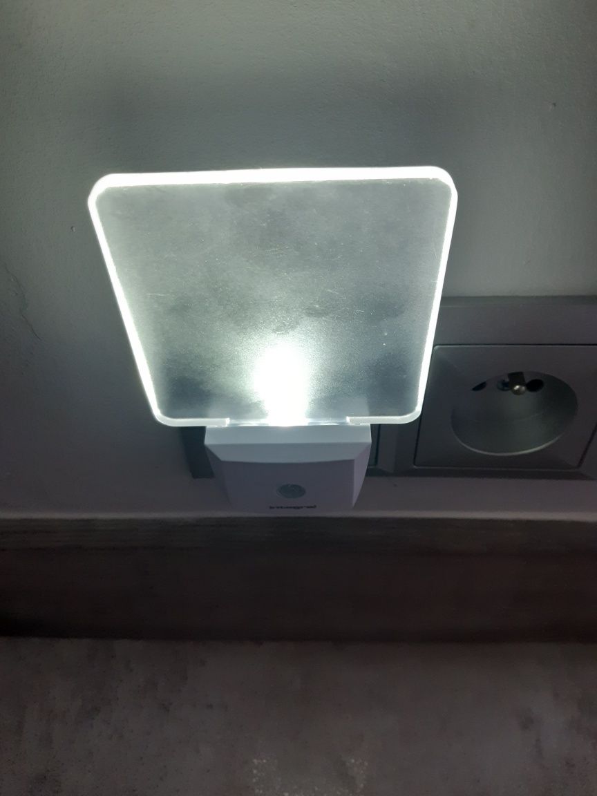Lampka z czujnikiem zmierzchu Integral