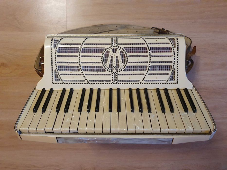Akordeon Wurlitzer, 120 basów, 3 chóry, stan BDB