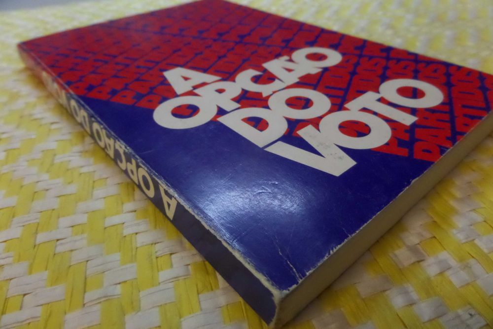 A OPÇÃO DO VOTO - As eleições para a Assembleia Constituinte - 1975.