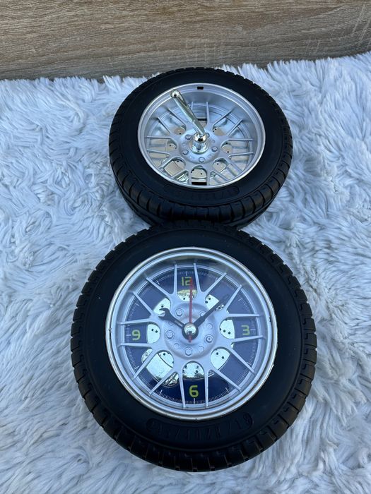 Zegar w kształcie opon