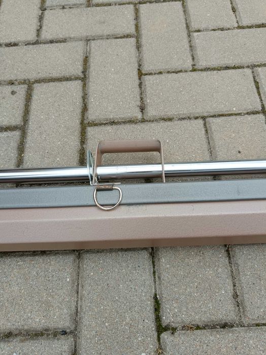 Ekran projekcyjny Projecta pull-up przenośny