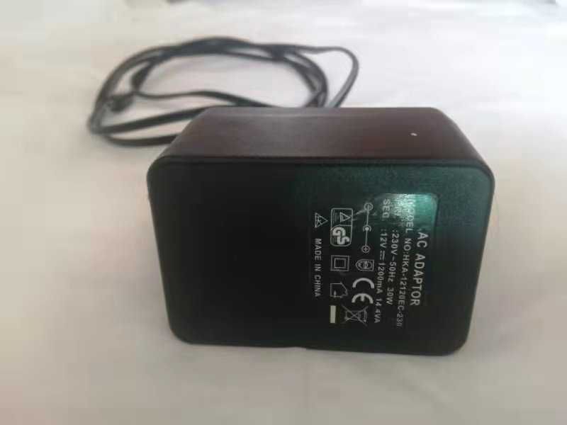 Adaptador no - HKA - 12120 EC - 230 PRI 230 V - 50 hz