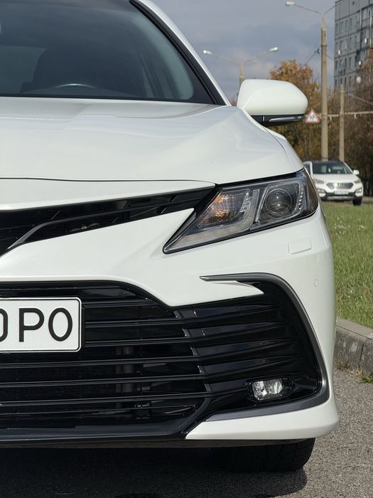 Toyota Camry 2021 elegance офіційна ціла на гарантії