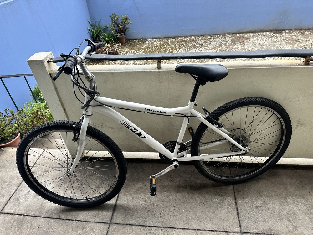 Bicicleta seminova em ótimo estado – rodas novas!