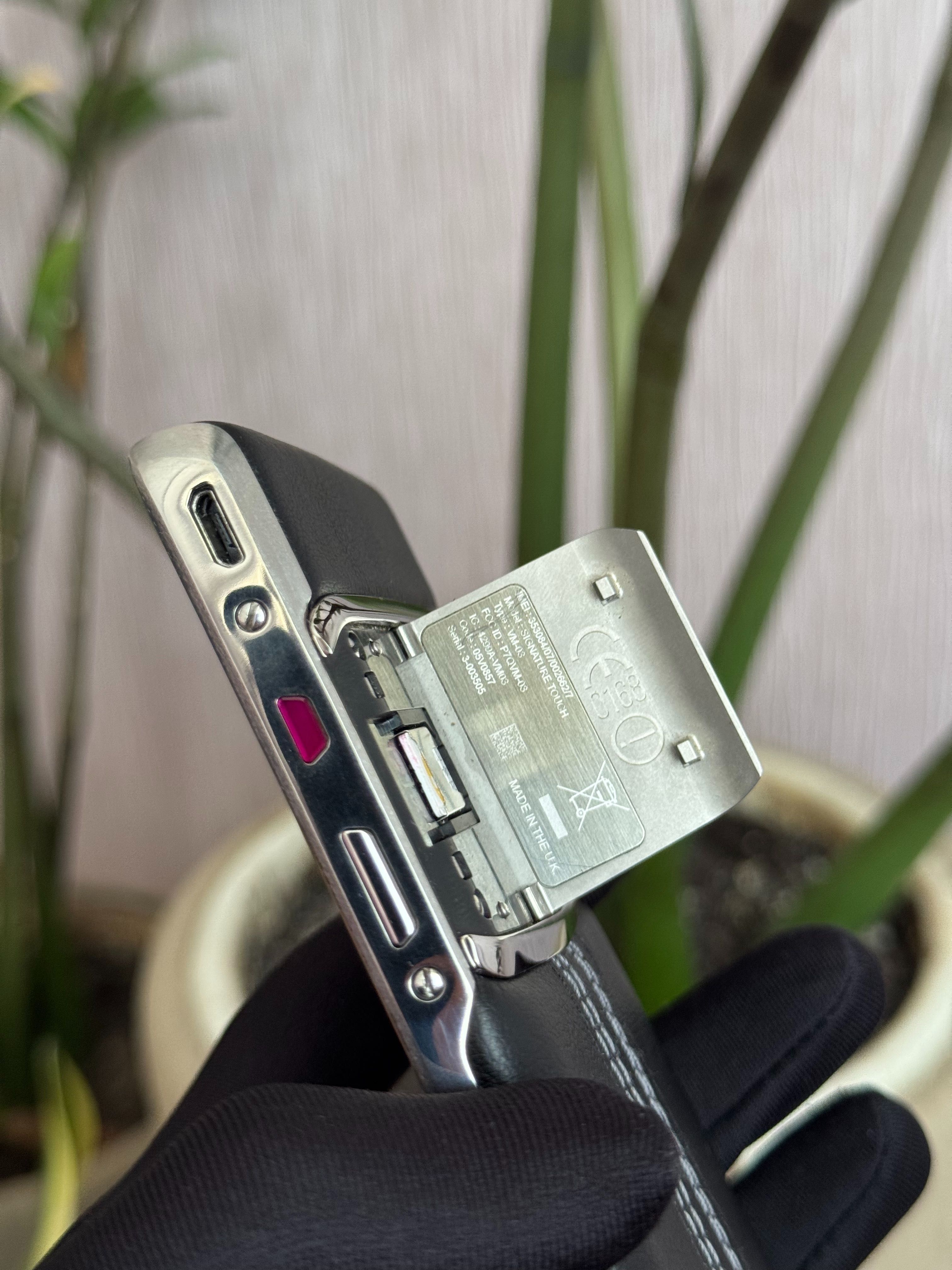 ОРИГИНАЛ Vertu Signature Touch ll Handmade in U.K.