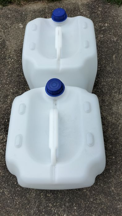 Bańki kanister plastikowy 18 litrów na wodę lub paliwo czyste