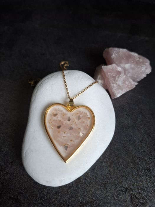 Talizman z kwarcem różowym