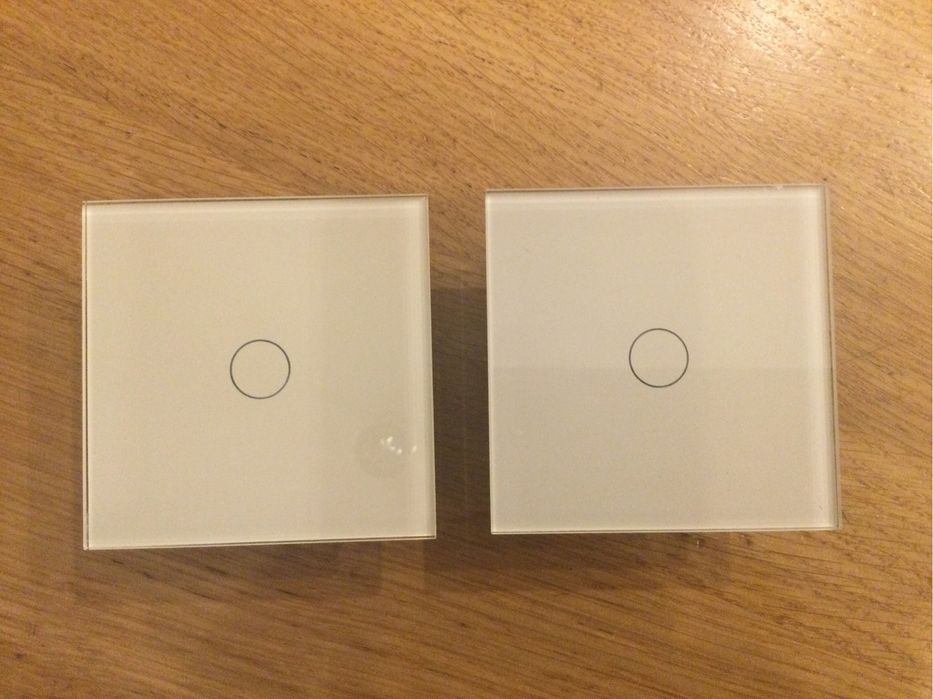 Łącznik dotykowy szklany Welaik A912 schodowo-krzyżowy