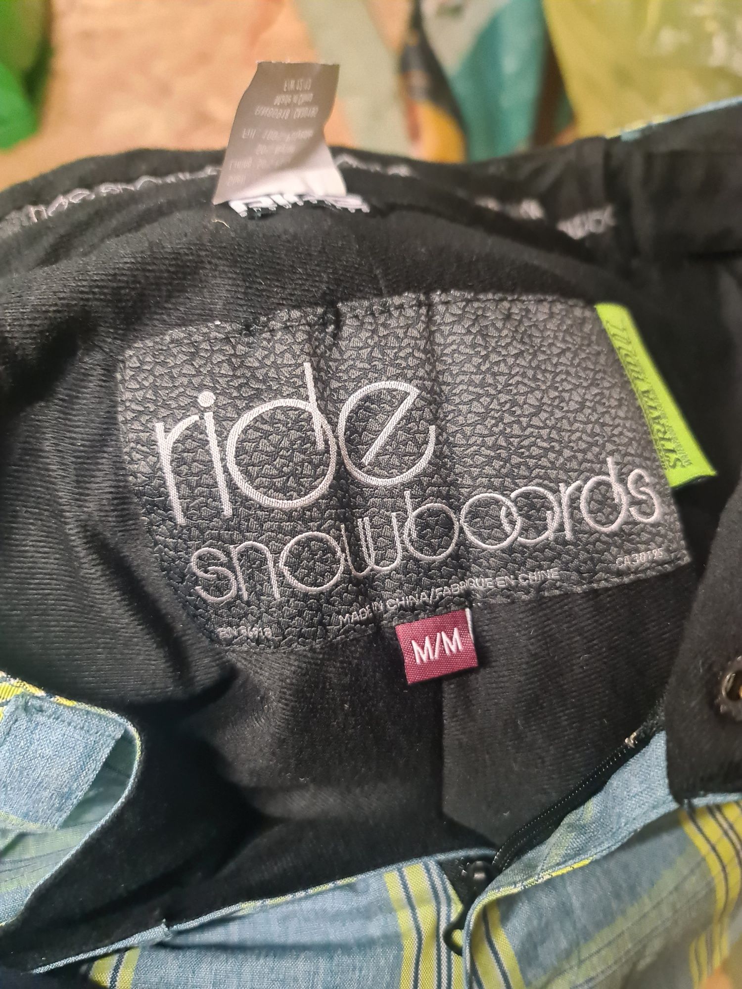 NOWE Damskie spodnie snowboardowe narciarskie Ride Snowboards M 10k