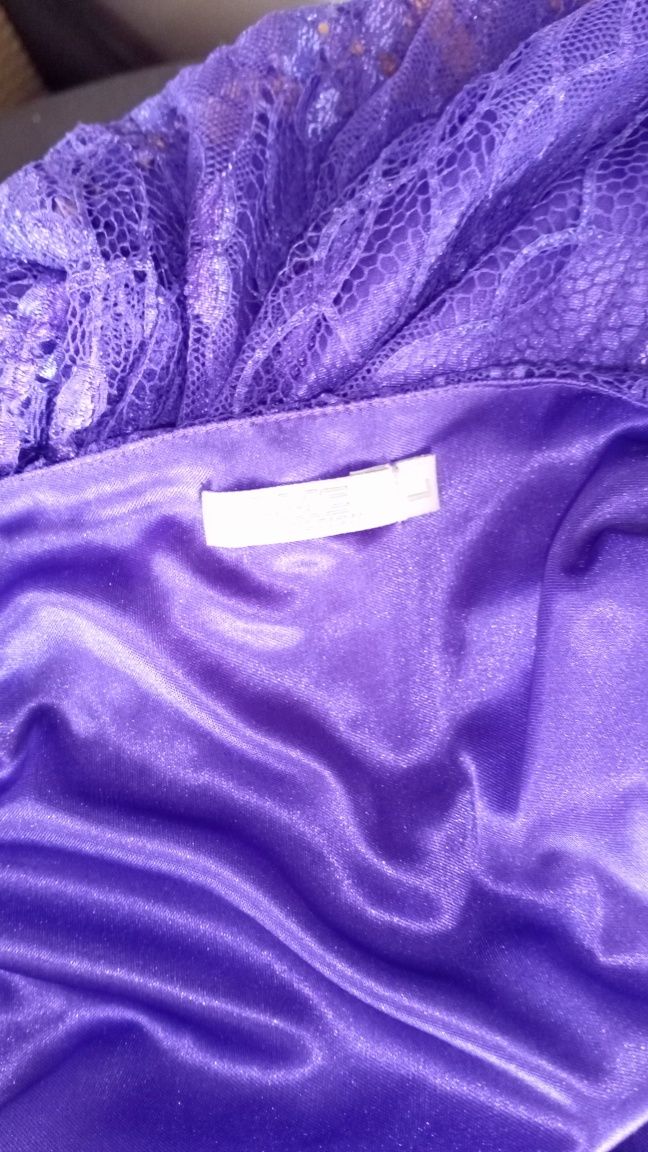 Sukienka na grubych ramiączkach fioletowa koronka kwiaty plisowana L