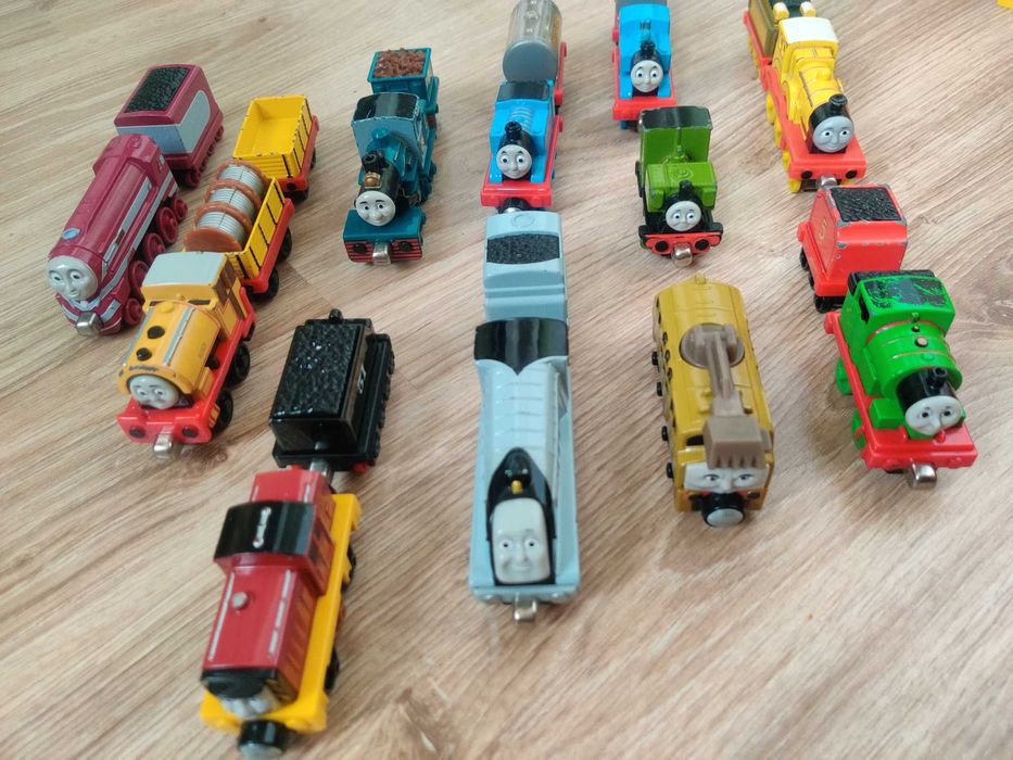 Lokomotywa Piotruś nr 17/ Tomek i przyjaciel/wagon/pociąg/magnes/play