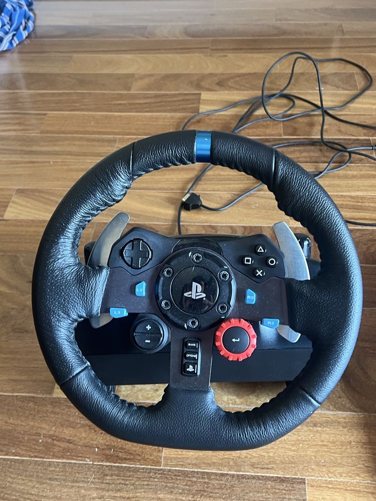 Logitech G29 (PS3/PS4/PC) com pouco uso