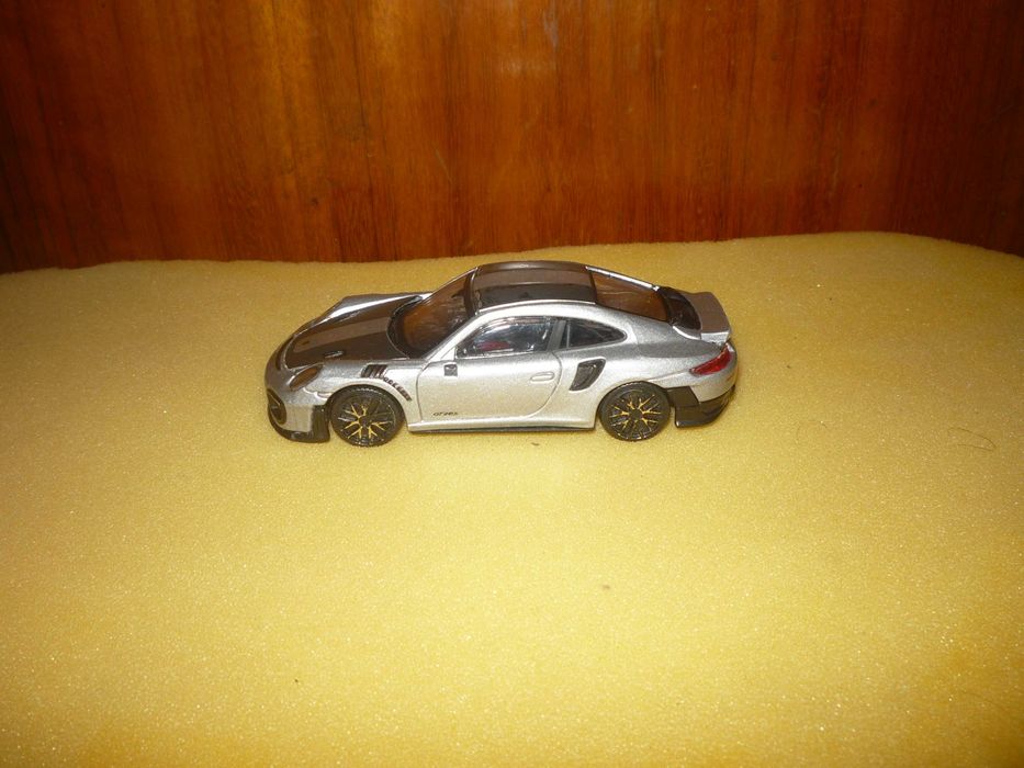 Ofereço "Burago" Porsche 911 GT2 RS
