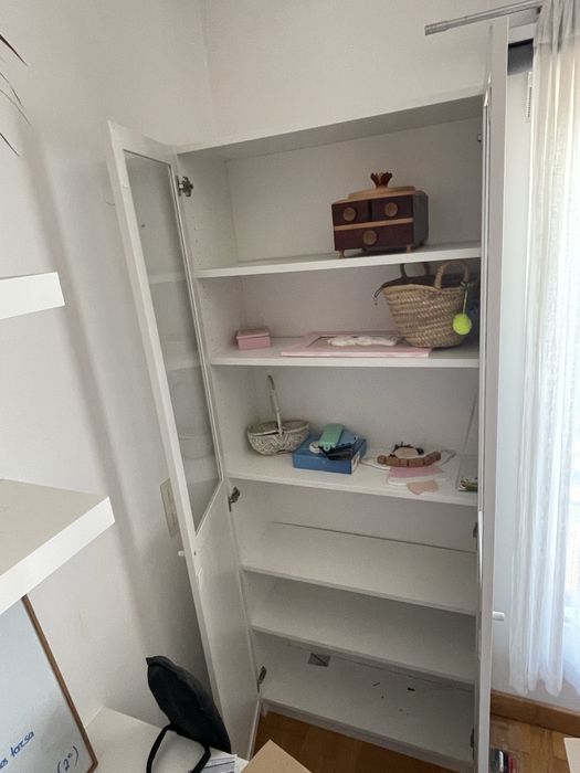 Estante c/ portas de vidro ikea - Billy/Oxberg