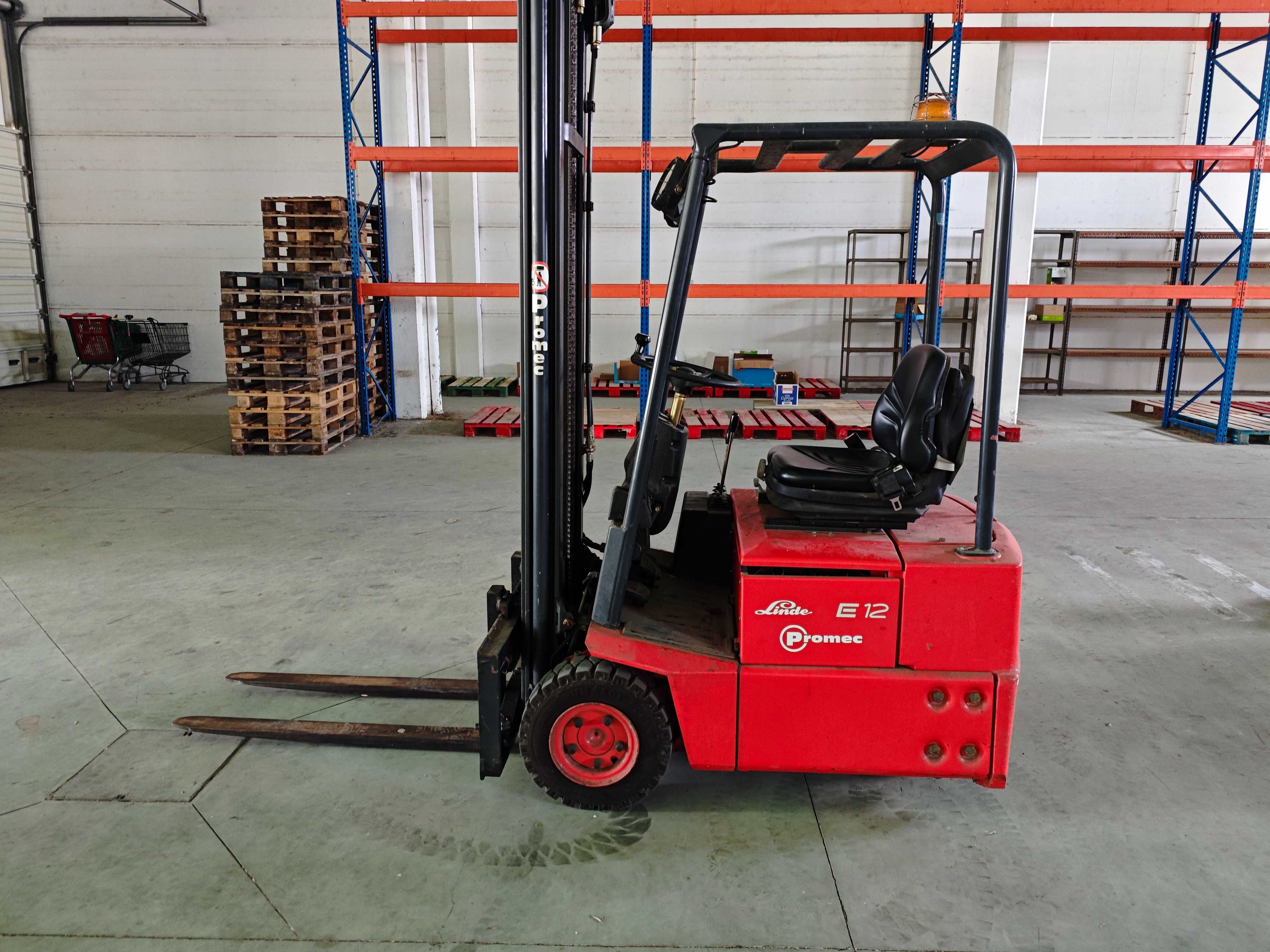 Empilhador Linde e12 usado com 477h de trabalho