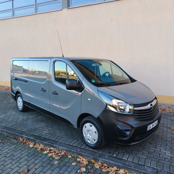 Opel vivaro  Opel Vivaro 1.6 145km Iron Grey 72 tys km full LONG Aso Bezwypadkowy