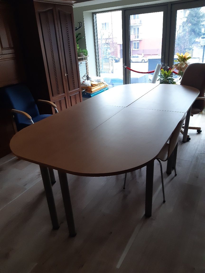 Sprzedam  stol konferecyjny