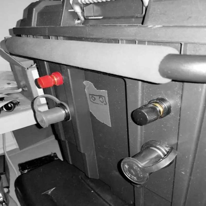 Клеми для акумулятору М6 і М8