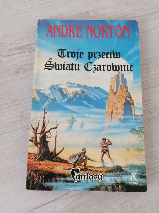 Troje przeciw Światu Czarownic