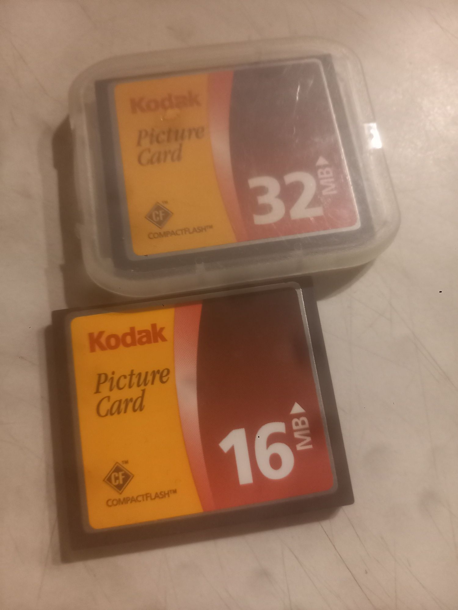Sprzedam 2 karty  32 MB i 16 MB kodak picture card