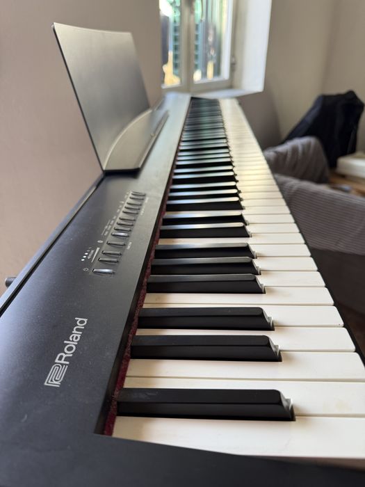 Piano Digital Roland FP-30 + Stand + Pedal