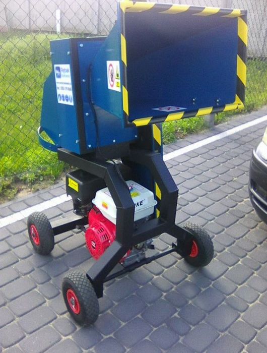 Rębak spalinowy mobilny 15 KM 4 noże