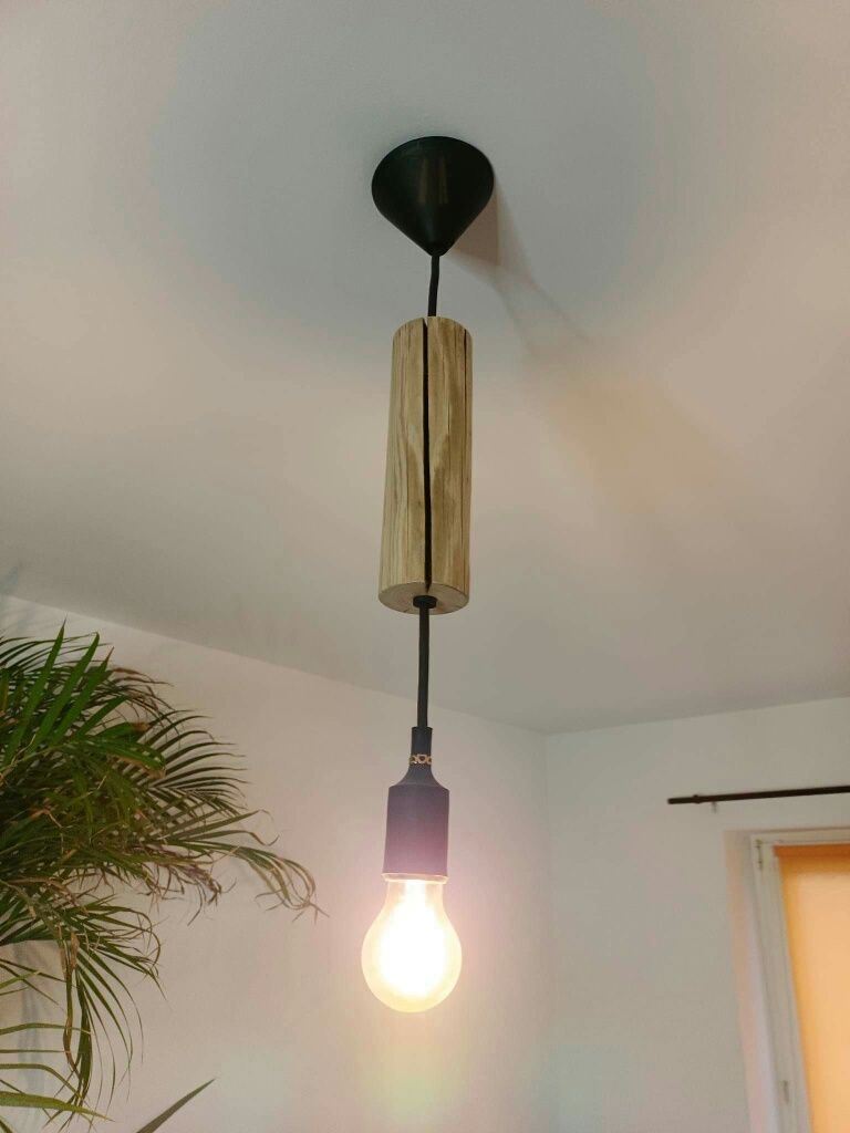 Lampa sufitowa-handmade - oszlifowane drewno