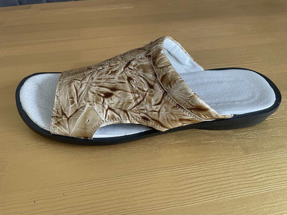 Санлалі та шльопанці 42р.