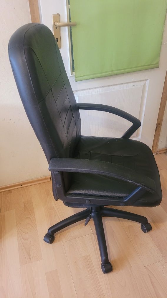 Fotel biurowy obrotowy krzesło