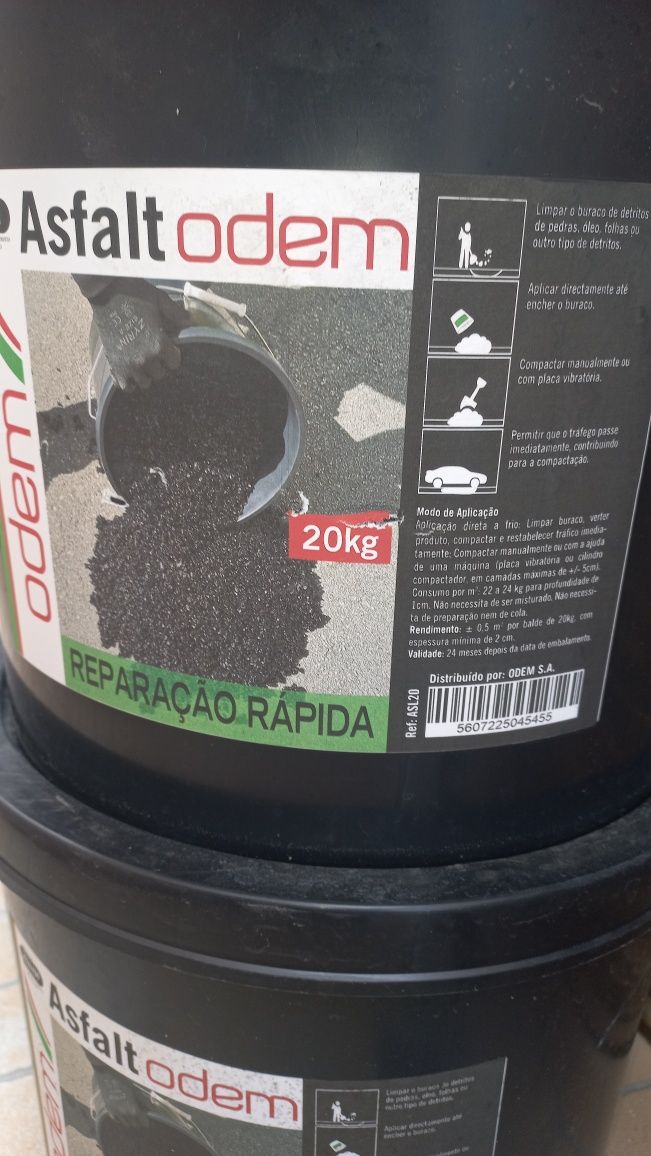 Asfalt  para reparação de estrada
