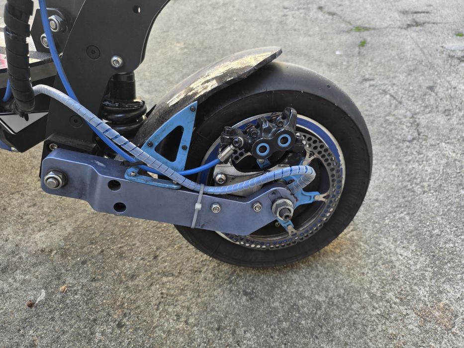 Vende se trotineta elétrica