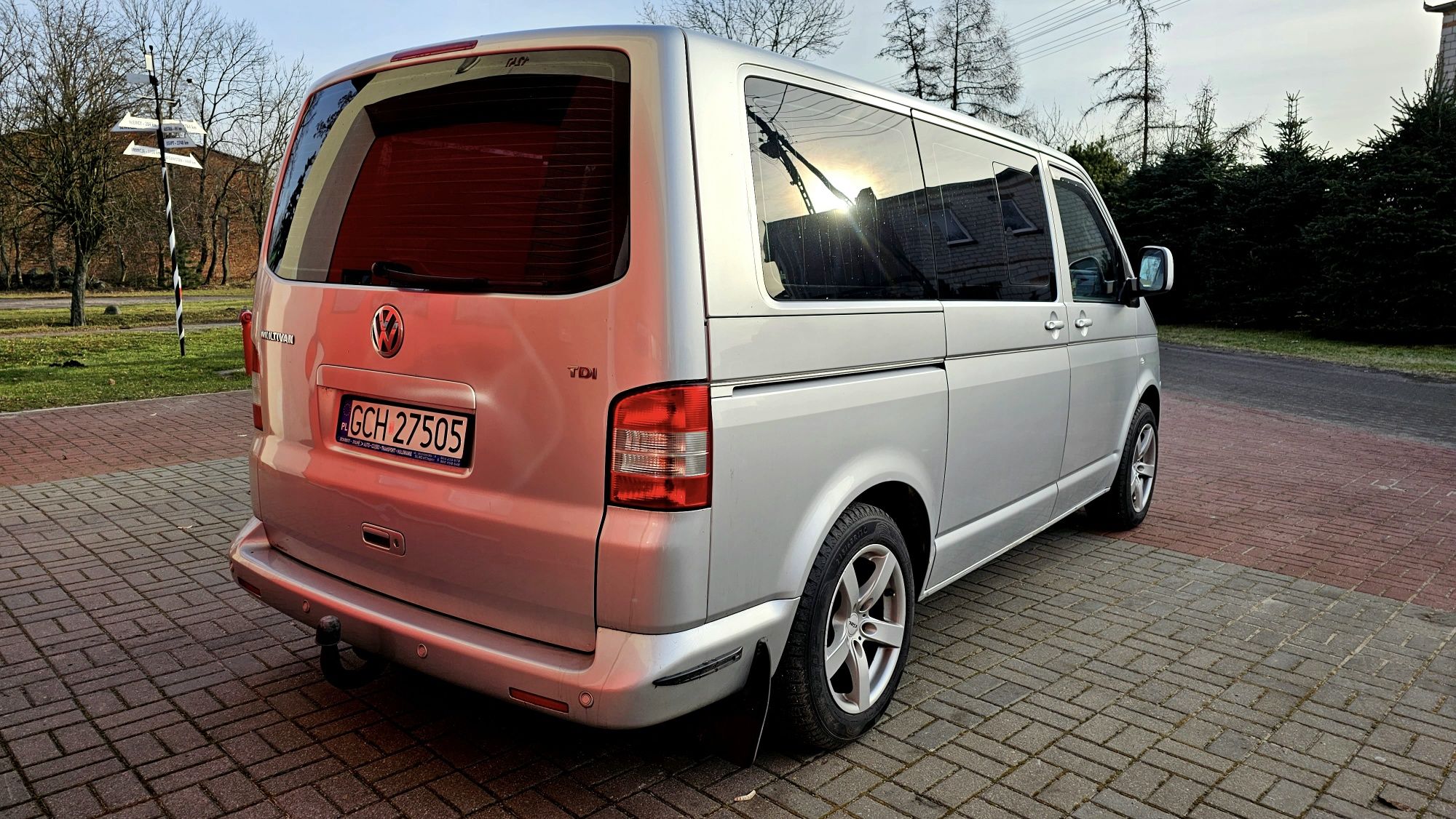 Zamiana VW T5 Multivan 7Os.KlimatyzacjaŁóżkoStolik Niski Przebieg !!