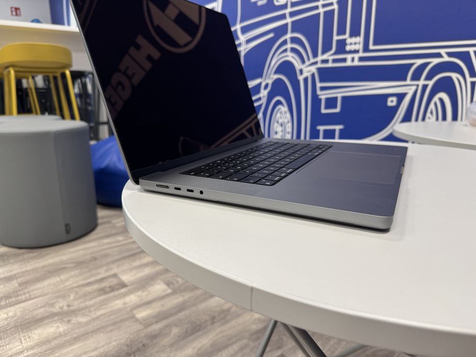 MacBook Pro 16", M2 Pro, SSD 1TB, 16 GB RAM 2023