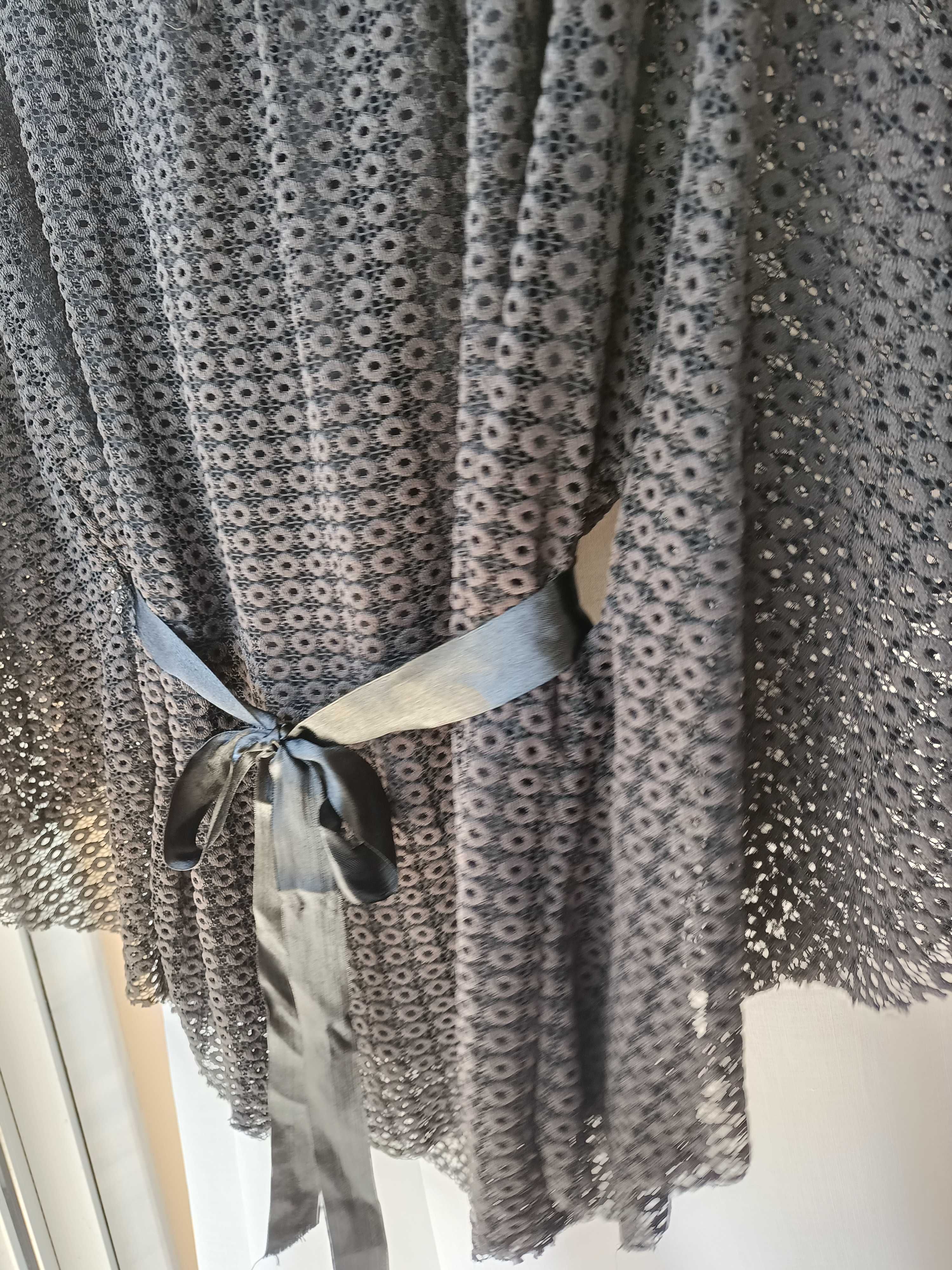 Camisola com mangas largas, em renda