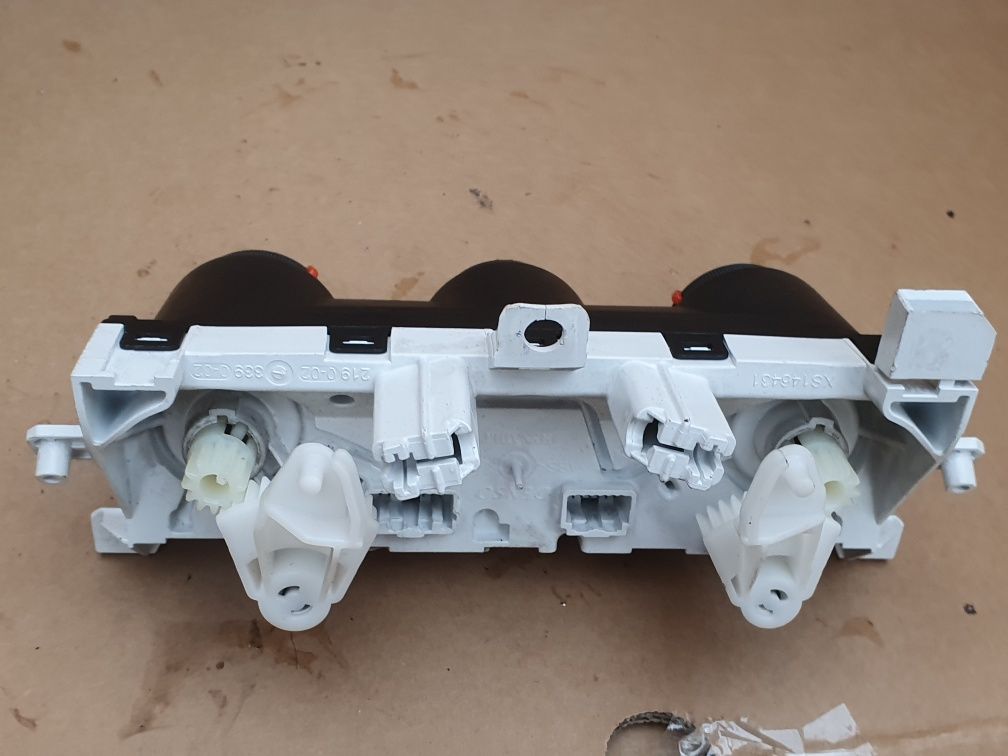 Renault Captur II 2019r- panel sterowania klimatyzacji dmuchawy