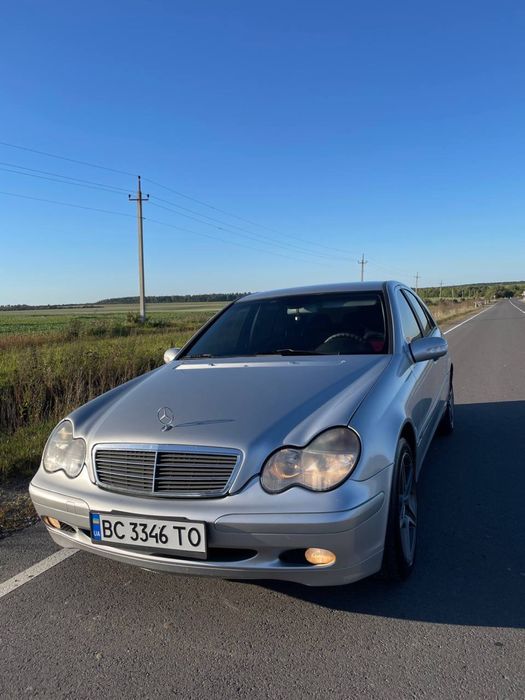 Mercedes c 180.