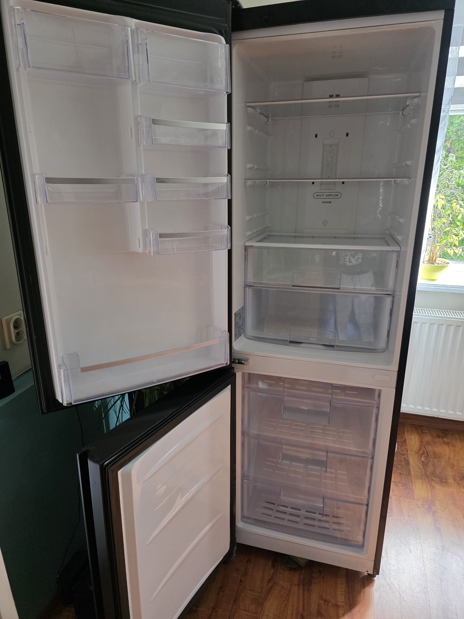 Lodówko zamrażarka  LG TOTAL NO FROST