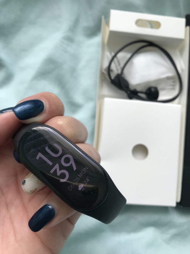 Xiaomi smart band 7 + opaski nowe kolorowe gratis